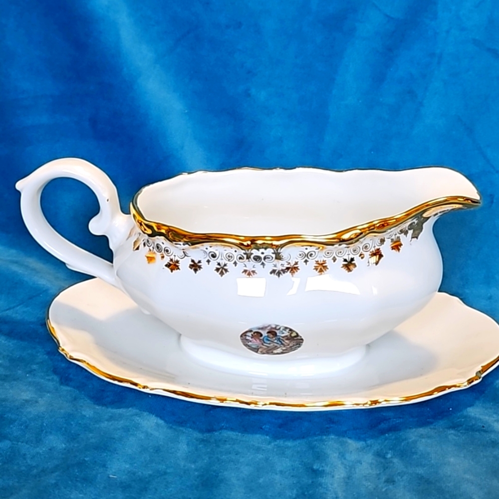 Vintage Winterling Bavaria Gravy Boat kids eatings 🍇